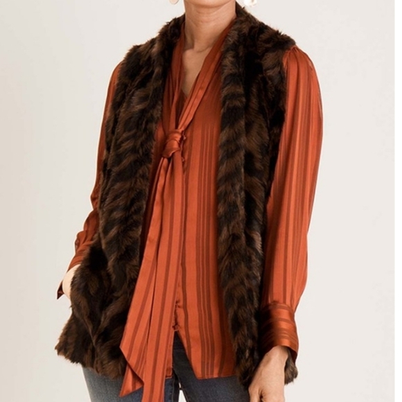 Chico's satin blouse scarf-tie  details bnwot size 0 - Picture 3 of 4